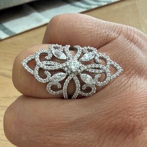 Elegant Silver Filigree Ring